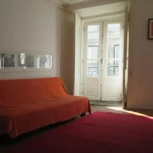 city-center-simple-charming-apartment.hotels-lisbon-portugal.com/